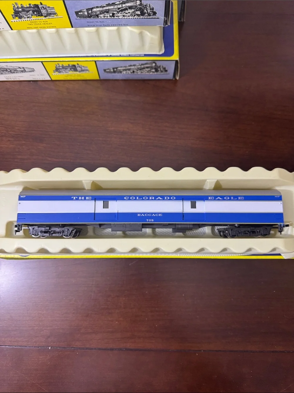 Rivarossi AHM The Colorado Eagle 1930’s HO 8 Constant Lighting Passenger Car Set